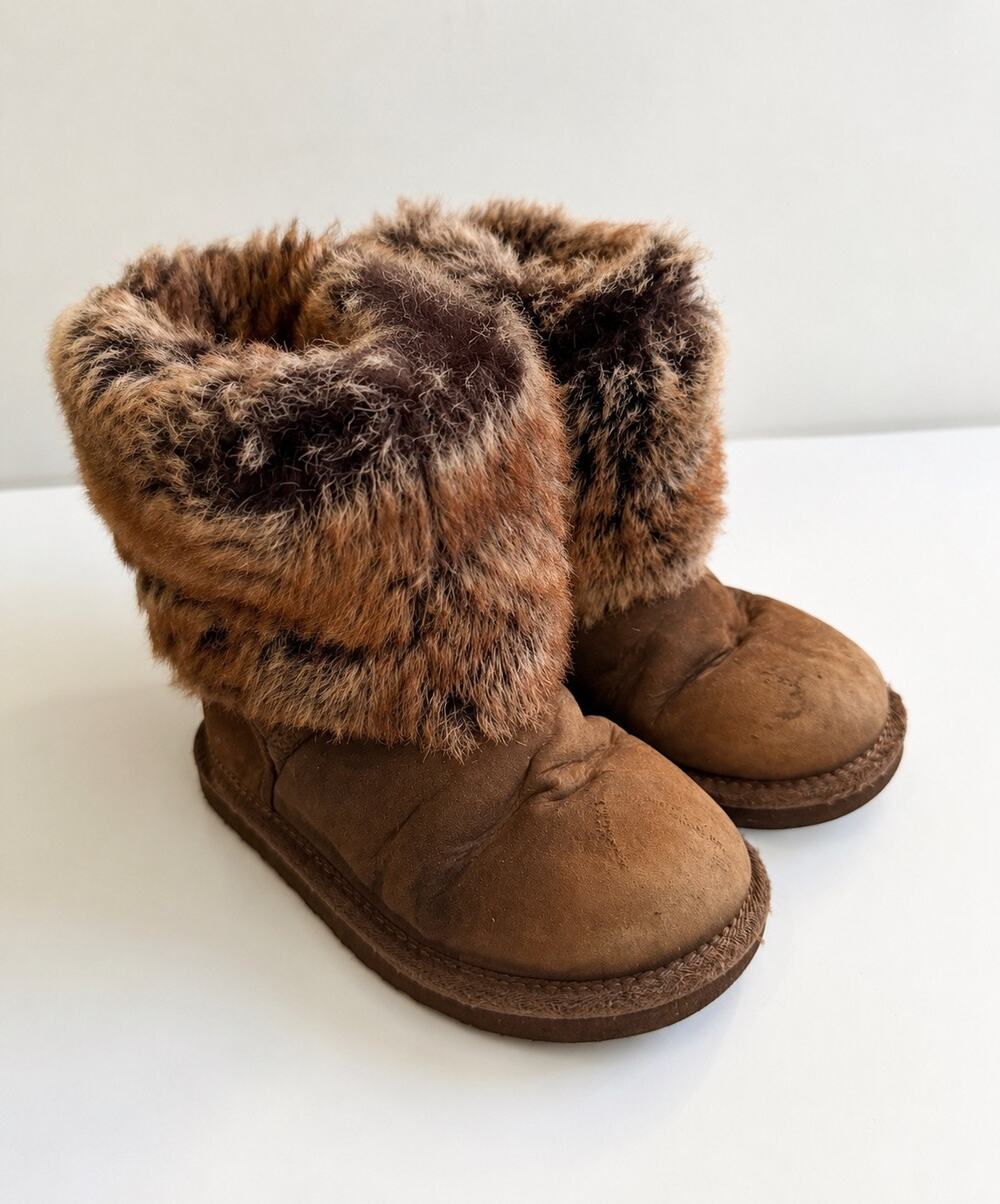 UGG Classic Short Shaggy in Chestnut Girls 3